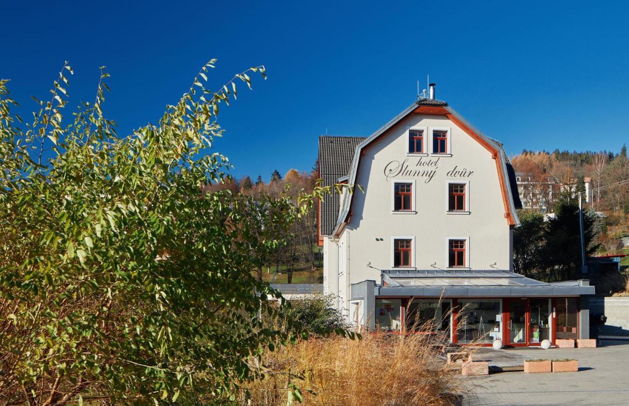 Hotel Slunny Dvur Есеник Экстерьер фото
