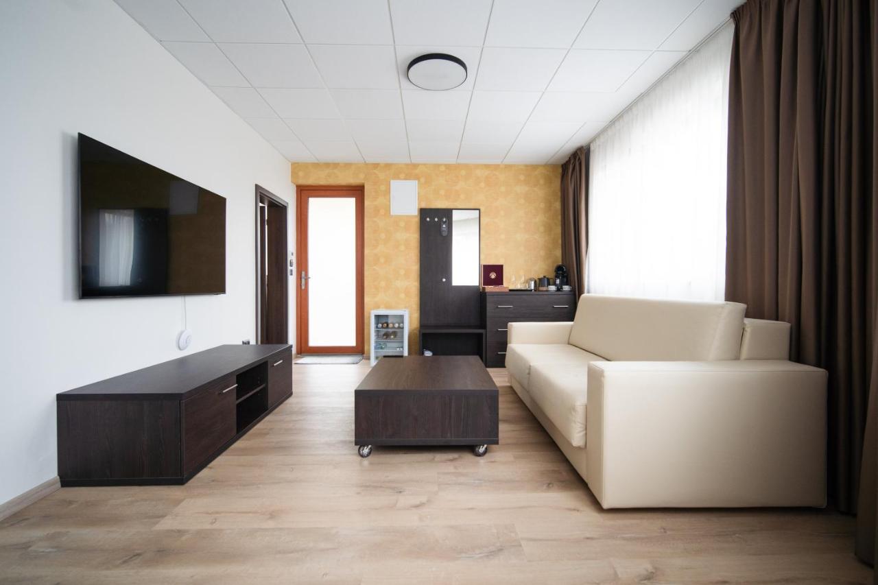 Hotel Slunny Dvur Есеник Экстерьер фото