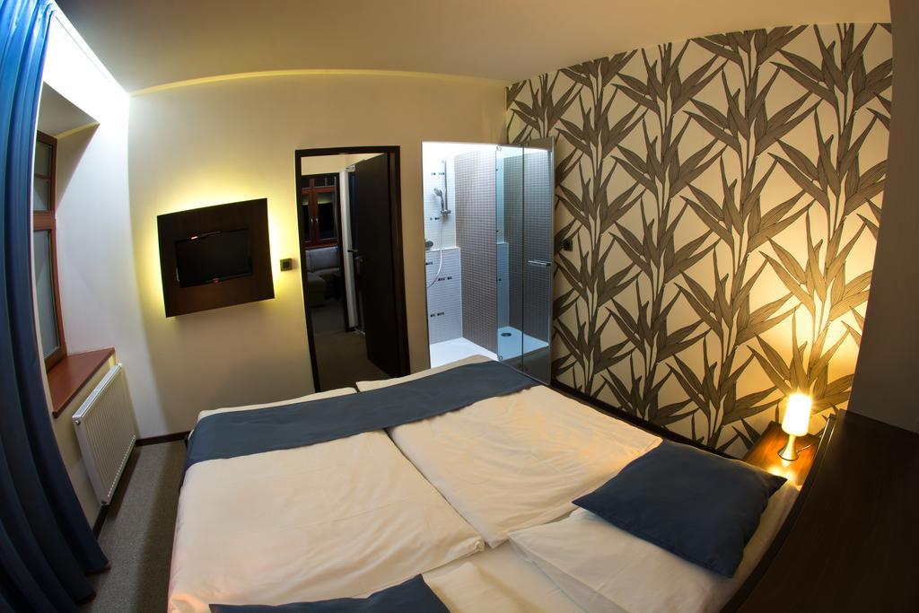 Hotel Slunny Dvur Есеник Экстерьер фото